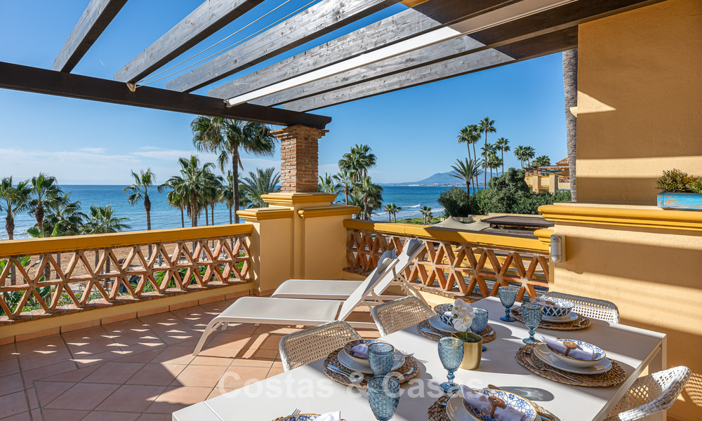 Ruim 3-slaapkamer appartement met panoramisch zeezicht te koop in een strandcomplex ten oosten van Marbella centrum 774706