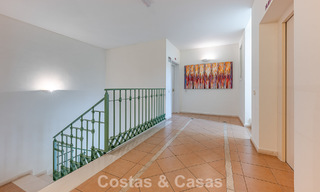 Ruim 3-slaapkamer appartement met panoramisch zeezicht te koop in een strandcomplex ten oosten van Marbella centrum 774724 