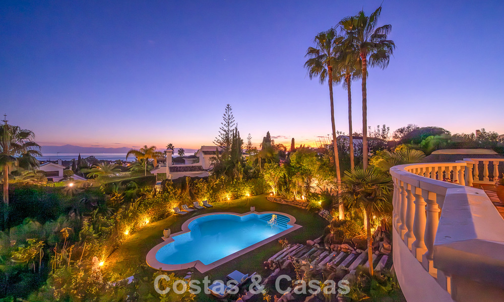 Prachtige villa in Spaanse stijl met prachtig uitzicht op zee te koop in Elviria, Oost Marbella 774729