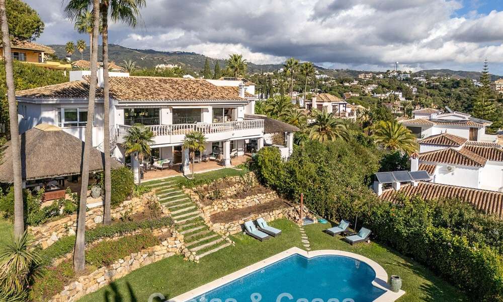 Prachtige villa in Spaanse stijl met prachtig uitzicht op zee te koop in Elviria, Oost Marbella 774734
