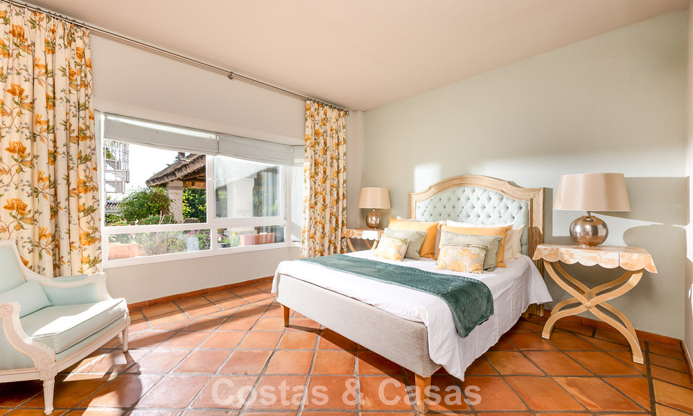 Prachtige villa in Spaanse stijl met prachtig uitzicht op zee te koop in Elviria, Oost Marbella 774738