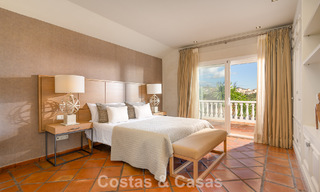 Prachtige villa in Spaanse stijl met prachtig uitzicht op zee te koop in Elviria, Oost Marbella 774741 