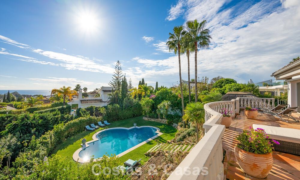 Prachtige villa in Spaanse stijl met prachtig uitzicht op zee te koop in Elviria, Oost Marbella 774750