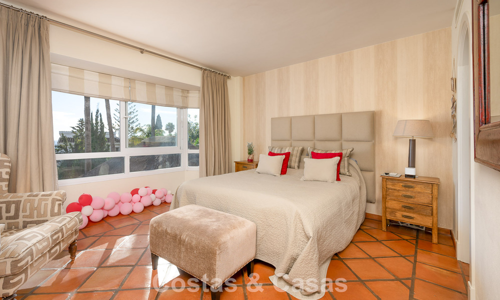 Prachtige villa in Spaanse stijl met prachtig uitzicht op zee te koop in Elviria, Oost Marbella 774759