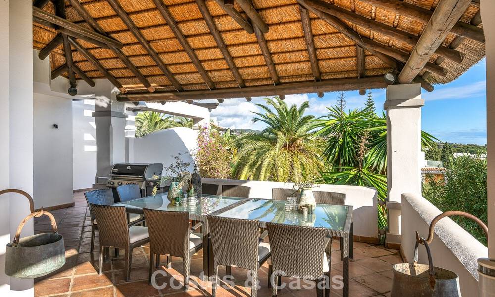Prachtige villa in Spaanse stijl met prachtig uitzicht op zee te koop in Elviria, Oost Marbella 774764