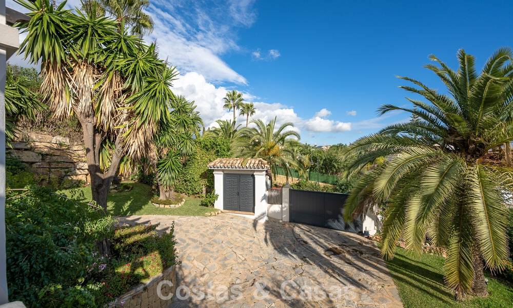 Prachtige villa in Spaanse stijl met prachtig uitzicht op zee te koop in Elviria, Oost Marbella 774766