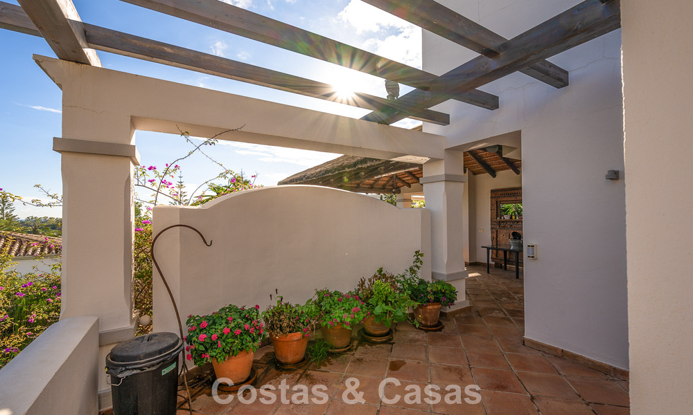 Prachtige villa in Spaanse stijl met prachtig uitzicht op zee te koop in Elviria, Oost Marbella 774767