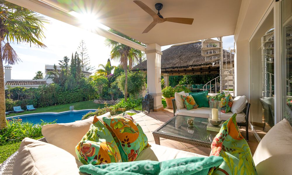 Prachtige villa in Spaanse stijl met prachtig uitzicht op zee te koop in Elviria, Oost Marbella 774769