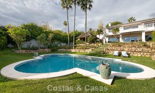 Prachtige villa in Spaanse stijl met prachtig uitzicht op zee te koop in Elviria, Oost Marbella 774775 