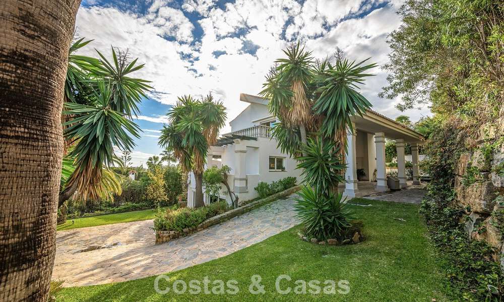 Prachtige villa in Spaanse stijl met prachtig uitzicht op zee te koop in Elviria, Oost Marbella 774778