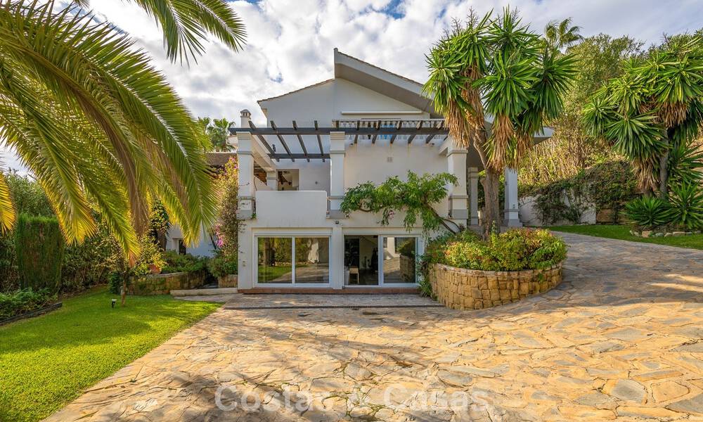 Prachtige villa in Spaanse stijl met prachtig uitzicht op zee te koop in Elviria, Oost Marbella 774779