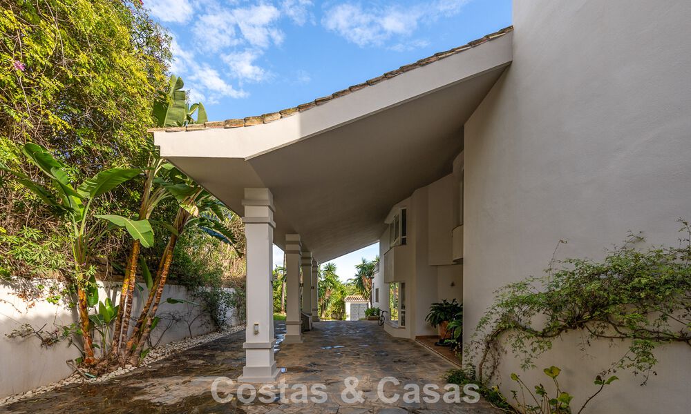 Prachtige villa in Spaanse stijl met prachtig uitzicht op zee te koop in Elviria, Oost Marbella 774781