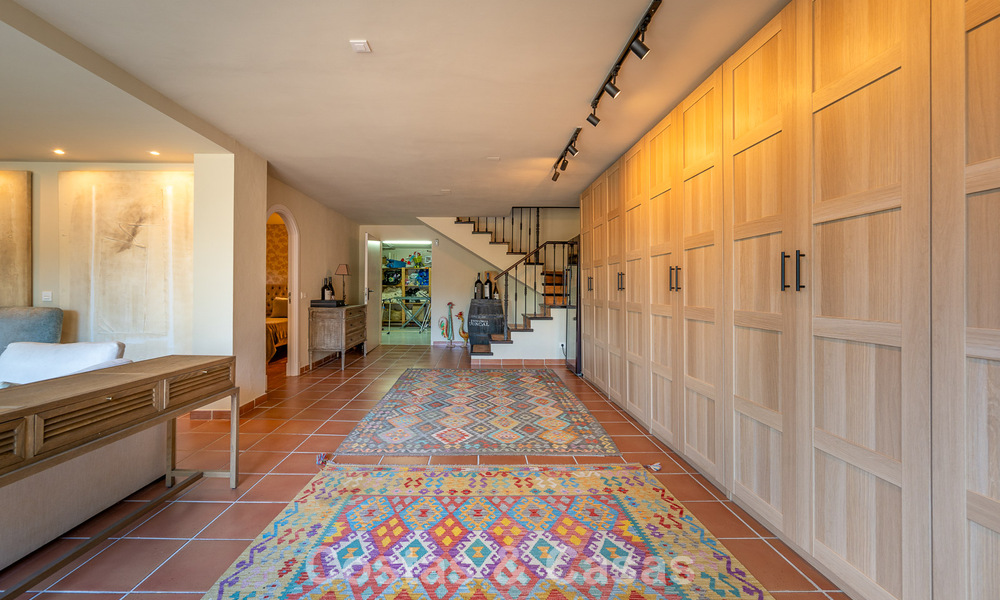 Prachtige villa in Spaanse stijl met prachtig uitzicht op zee te koop in Elviria, Oost Marbella 774785