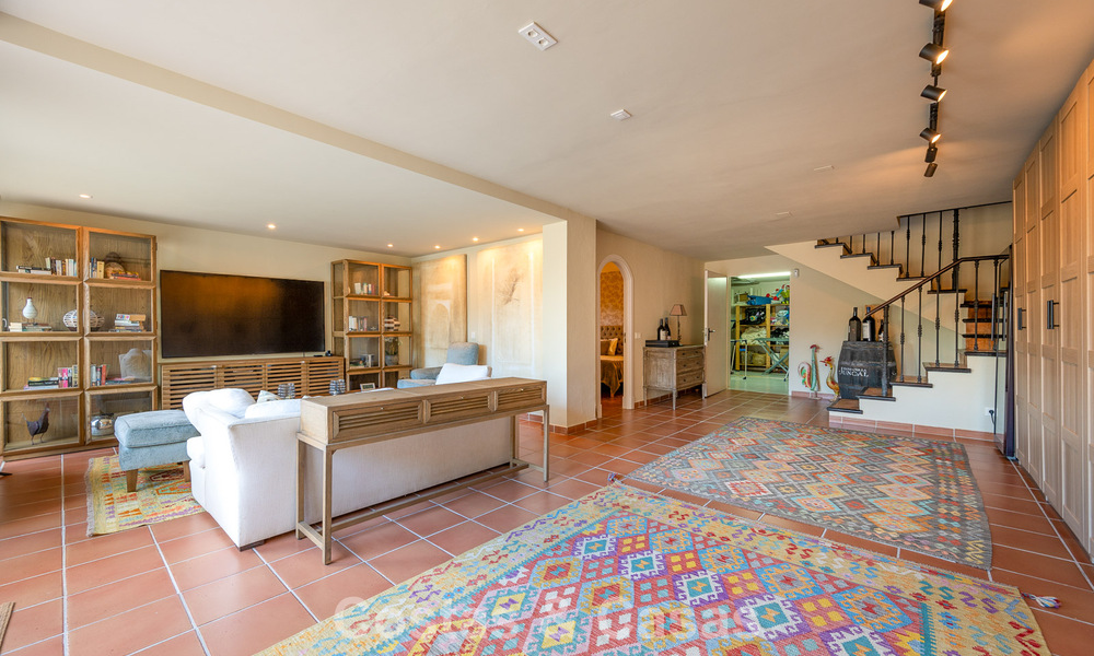 Prachtige villa in Spaanse stijl met prachtig uitzicht op zee te koop in Elviria, Oost Marbella 774786