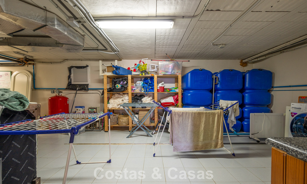 Prachtige villa in Spaanse stijl met prachtig uitzicht op zee te koop in Elviria, Oost Marbella 774789