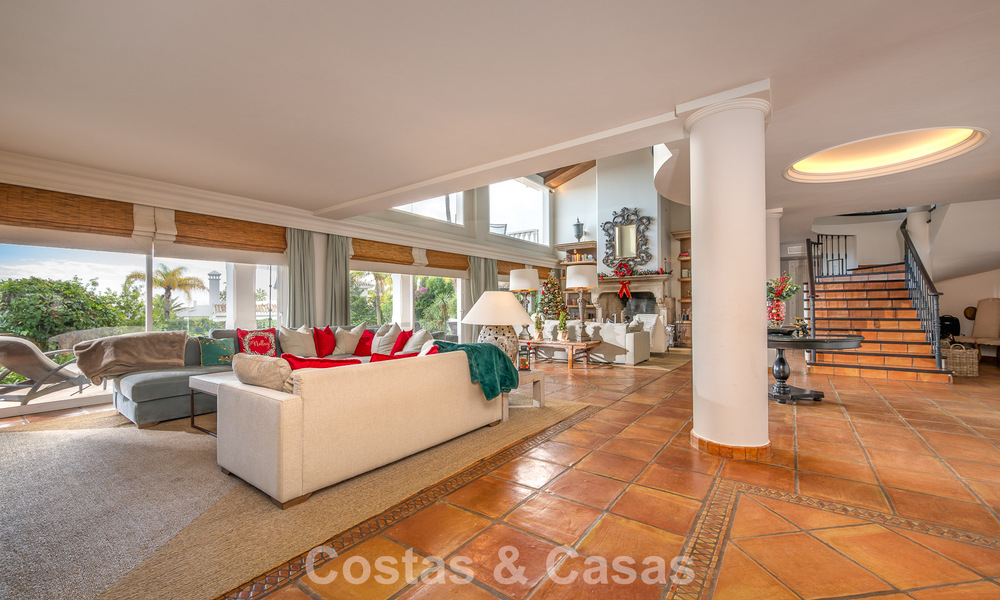 Prachtige villa in Spaanse stijl met prachtig uitzicht op zee te koop in Elviria, Oost Marbella 774791