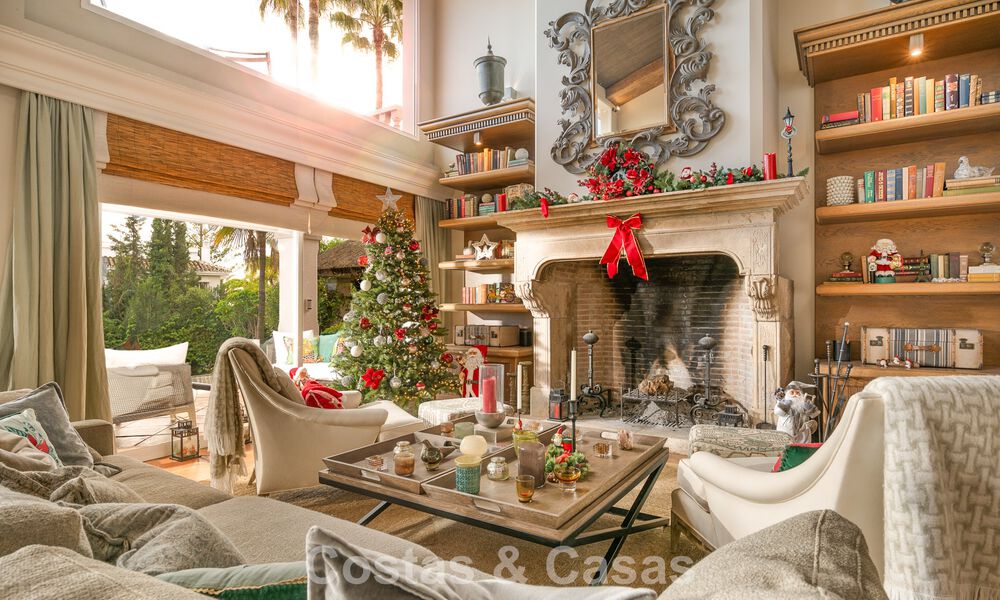 Prachtige villa in Spaanse stijl met prachtig uitzicht op zee te koop in Elviria, Oost Marbella 774793