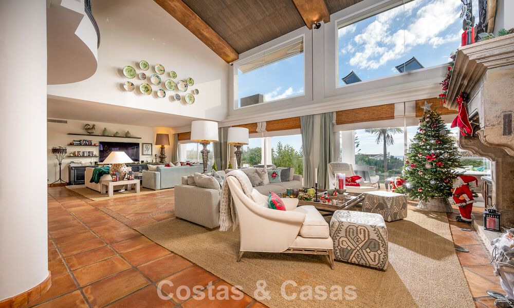 Prachtige villa in Spaanse stijl met prachtig uitzicht op zee te koop in Elviria, Oost Marbella 774794