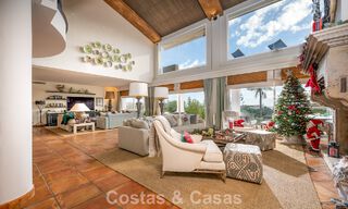 Prachtige villa in Spaanse stijl met prachtig uitzicht op zee te koop in Elviria, Oost Marbella 774794 