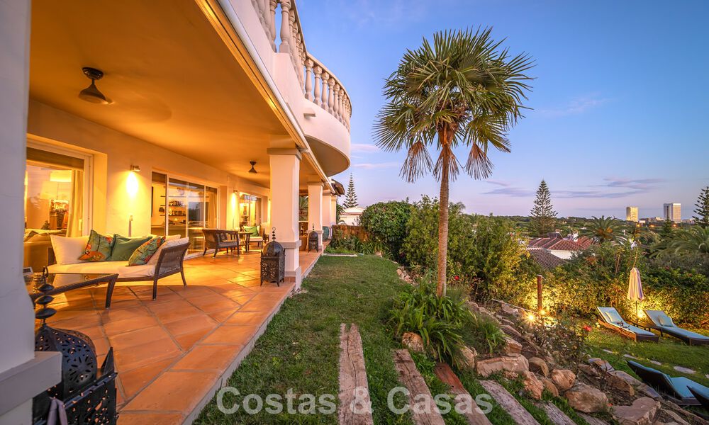 Prachtige villa in Spaanse stijl met prachtig uitzicht op zee te koop in Elviria, Oost Marbella 774799