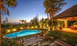 Prachtige villa in Spaanse stijl met prachtig uitzicht op zee te koop in Elviria, Oost Marbella 774805 