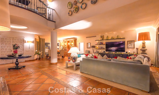 Prachtige villa in Spaanse stijl met prachtig uitzicht op zee te koop in Elviria, Oost Marbella 774811 