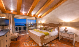 Prachtige villa in Spaanse stijl met prachtig uitzicht op zee te koop in Elviria, Oost Marbella 774813 