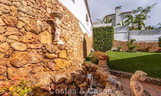 Klassieke mediterrane villa te koop met panoramisch zeezicht in een exclusieve, gated community in Marbella - Benahavis 774915 