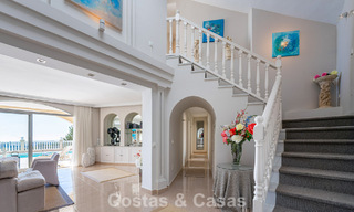 Klassieke mediterrane villa te koop met panoramisch zeezicht in een exclusieve, gated community in Marbella - Benahavis 774930 