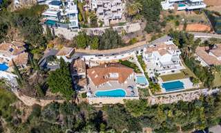 Klassieke mediterrane villa te koop met panoramisch zeezicht in een exclusieve, gated community in Marbella - Benahavis 774934 