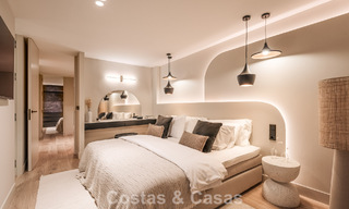 Luxueus gerenoveerd townhouse met zeezicht te koop, in een afgeschermde woonwijk op Marbella’s Golden Mile 774967 