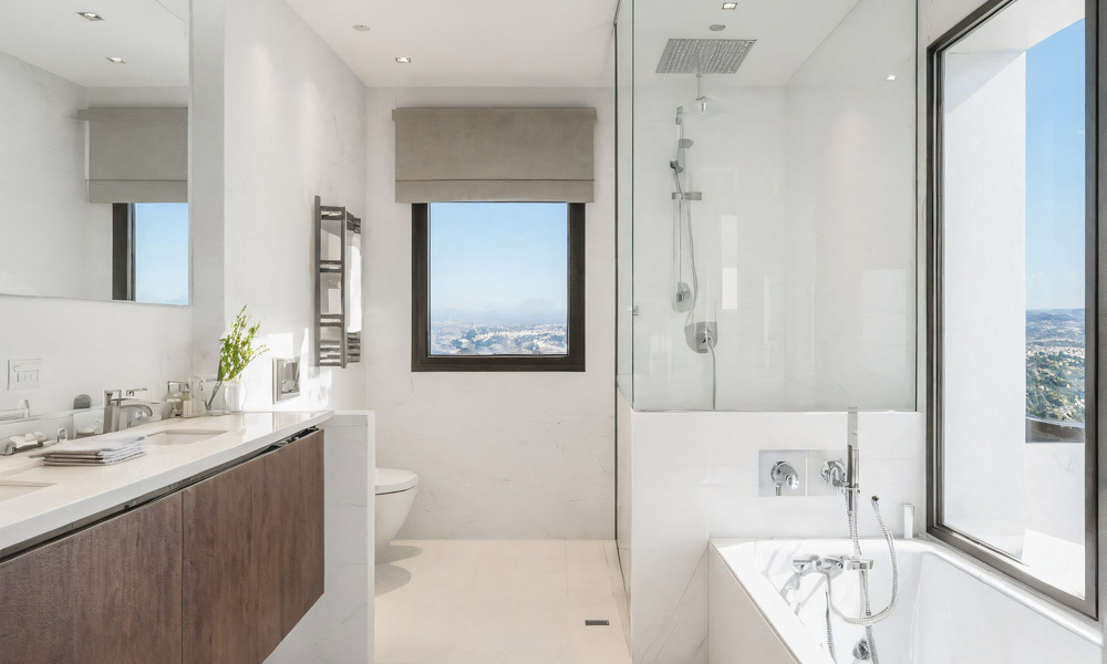 Ecologische nieuwbouwvilla met zeezicht te koop in een rustige woonwijk in Benalmadena, Costa del Sol 774962