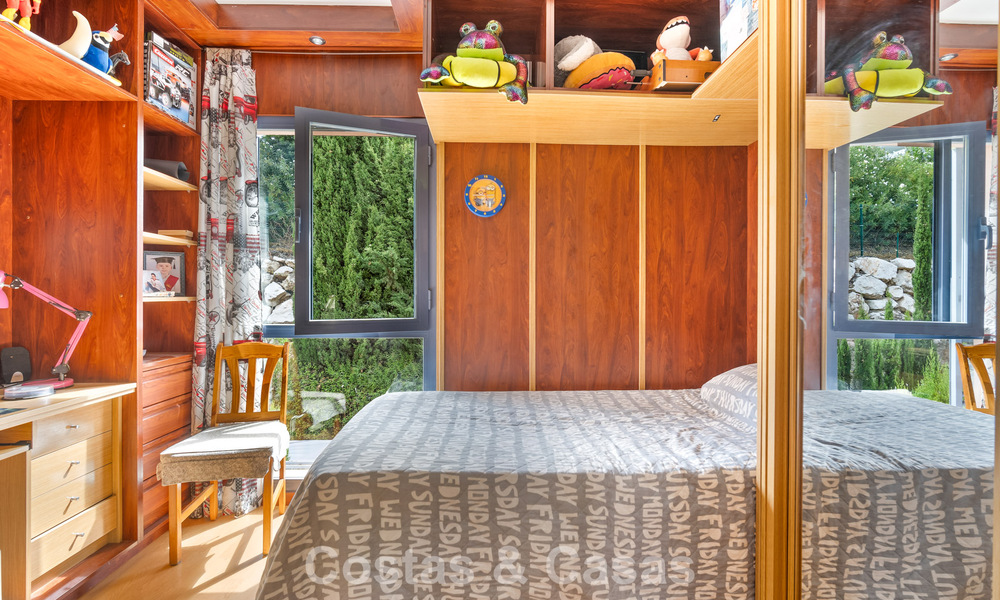 Ruim herenhuis met privétuin te koop, omgeven door golfbanen in Nueva Andalucia, Marbella 775078