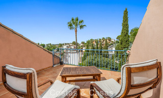 Ruim herenhuis met privétuin te koop, omgeven door golfbanen in Nueva Andalucia, Marbella 775081 