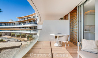 Instapklaar, modern, eerstelijnsstrand appartement te koop in Estepona, Costa del Sol 775104 