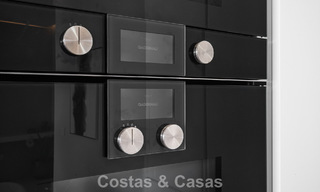 Instapklaar, modern, eerstelijnsstrand appartement te koop in Estepona, Costa del Sol 775107 