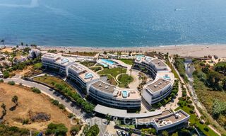 Instapklaar, modern, eerstelijnsstrand appartement te koop in Estepona, Costa del Sol 775111 