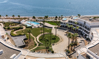 Instapklaar, modern, eerstelijnsstrand appartement te koop in Estepona, Costa del Sol 775113 