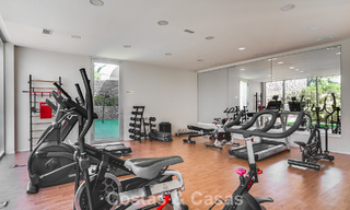 Instapklaar, modern, eerstelijnsstrand appartement te koop in Estepona, Costa del Sol 775115 