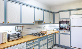 Ruim 4-slaapkamer townhouse met prachtig zeezicht te koop gelegen in Marbella Oost 775132 