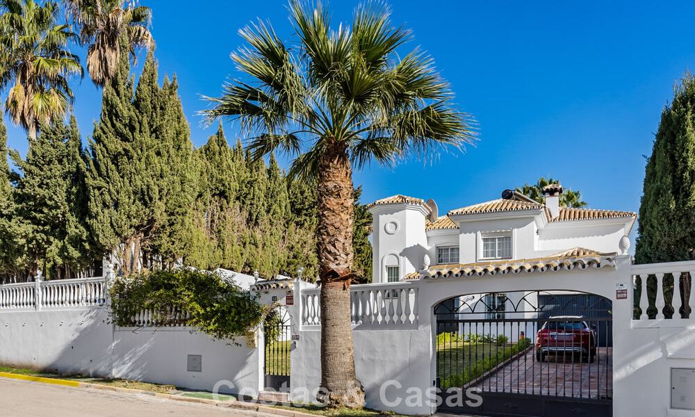 Instapklare luxevilla in Mediterrane bouwstijl te koop in een residentiële woonwijk in de golfvallei van Mijas, Costa del Sol 775143