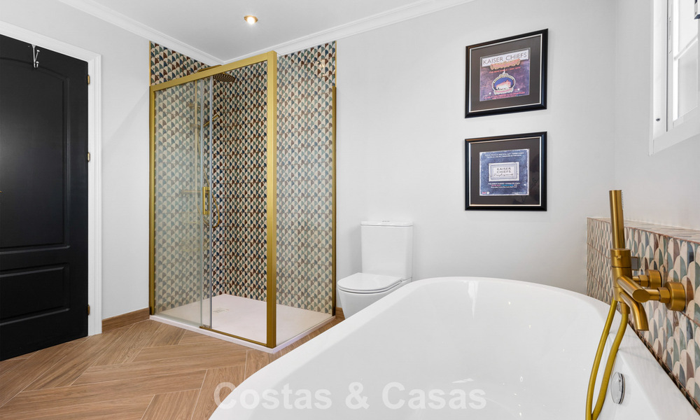 Instapklare luxevilla in Mediterrane bouwstijl te koop in een residentiële woonwijk in de golfvallei van Mijas, Costa del Sol 775153