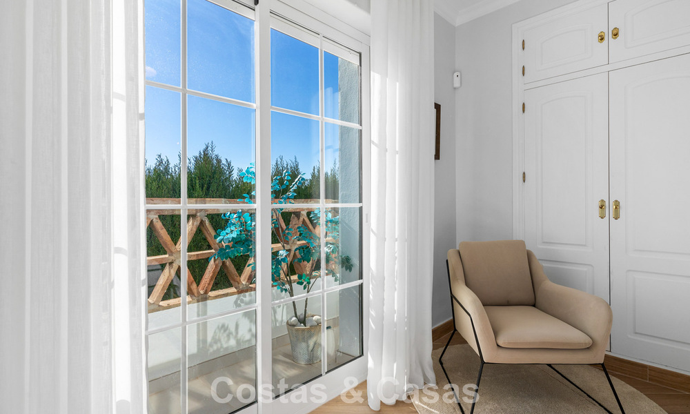 Instapklare luxevilla in Mediterrane bouwstijl te koop in een residentiële woonwijk in de golfvallei van Mijas, Costa del Sol 775159