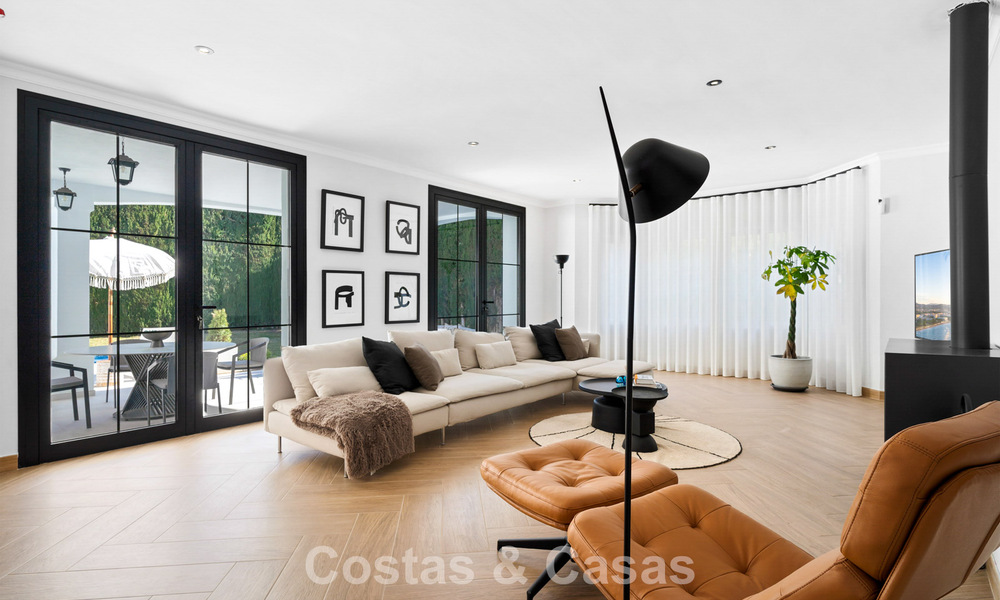 Instapklare luxevilla in Mediterrane bouwstijl te koop in een residentiële woonwijk in de golfvallei van Mijas, Costa del Sol 775162