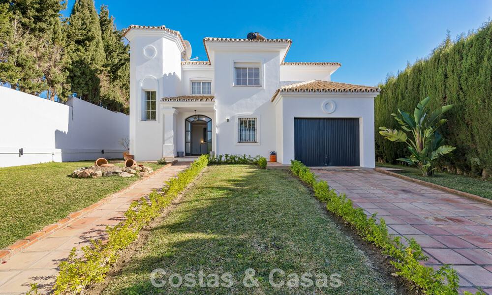 Instapklare luxevilla in Mediterrane bouwstijl te koop in een residentiële woonwijk in de golfvallei van Mijas, Costa del Sol 775180