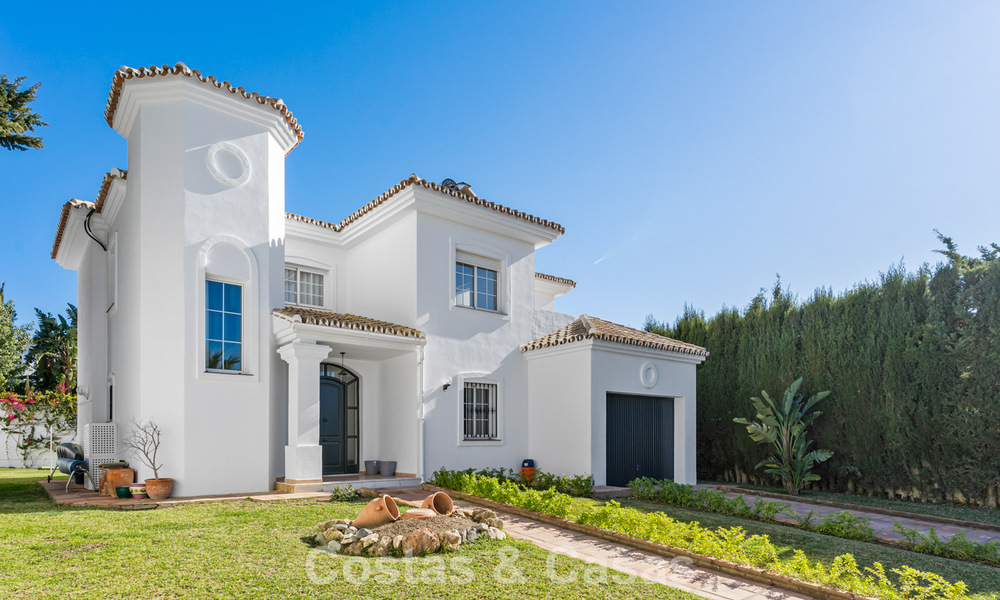 Instapklare luxevilla in Mediterrane bouwstijl te koop in een residentiële woonwijk in de golfvallei van Mijas, Costa del Sol 775181