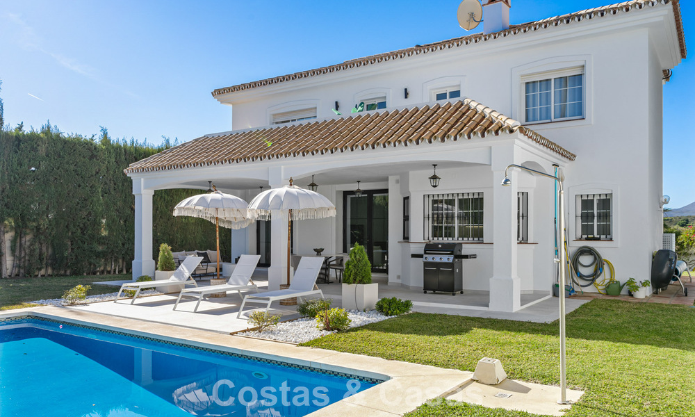 Instapklare luxevilla in Mediterrane bouwstijl te koop in een residentiële woonwijk in de golfvallei van Mijas, Costa del Sol 775185