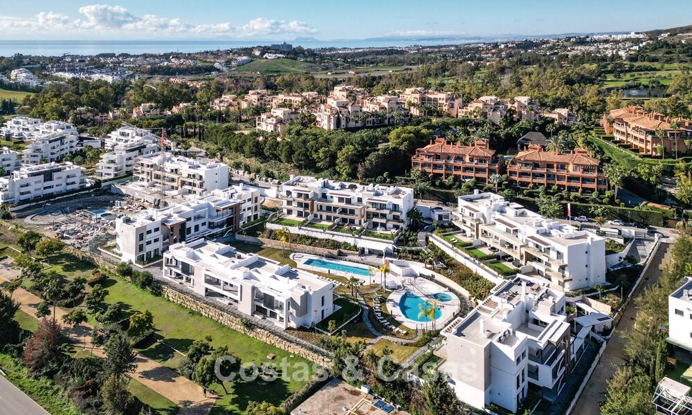 Recent gebouwd penthouse met ruim solarium te koop in een gated complex in Benahavis - Marbella 775448