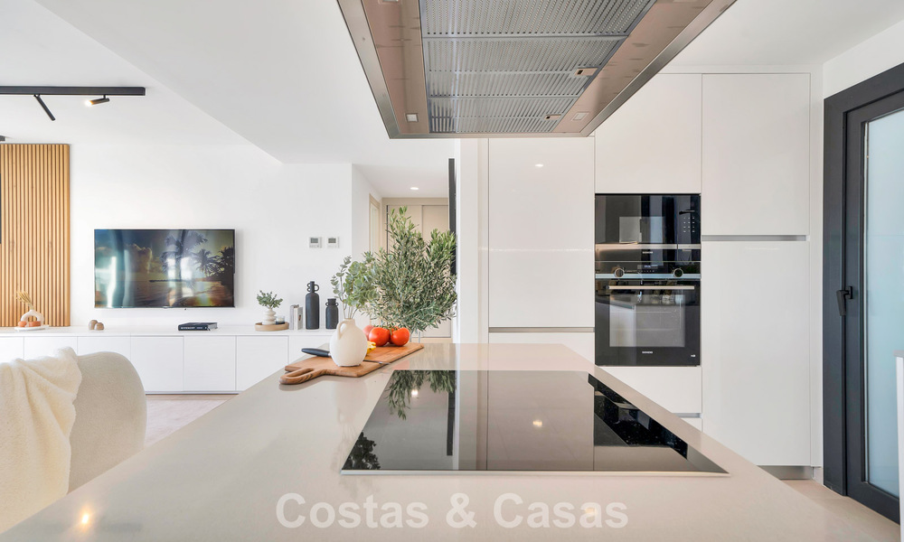 Recent gebouwd penthouse met ruim solarium te koop in een gated complex in Benahavis - Marbella 775461