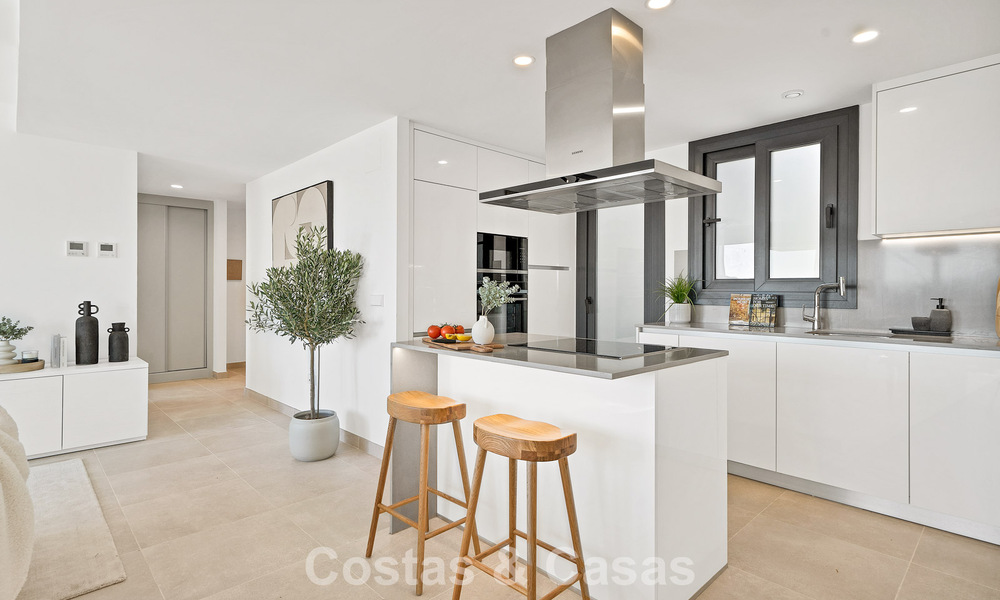 Recent gebouwd penthouse met ruim solarium te koop in een gated complex in Benahavis - Marbella 775464